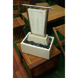 Fontaine en pierre blanche – hauteur 86 cm