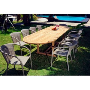 Ensemble Sumatra table en teck comprenant 10 fauteuils empilables.
