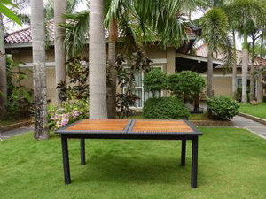 table de jardin en teck et resine